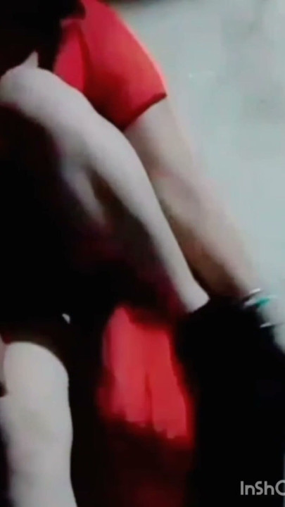 Ateşli genç kız öğrenci ateşli seksi havalı göğüslerini ovuyor | Klip 2