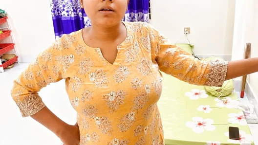 Bangladeshi Stepmom was fuck by Her older stepson at bedroom
