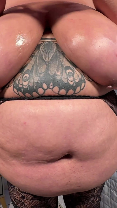 Big Beautiful Angel Double Dicks Her Big Fat Pussy