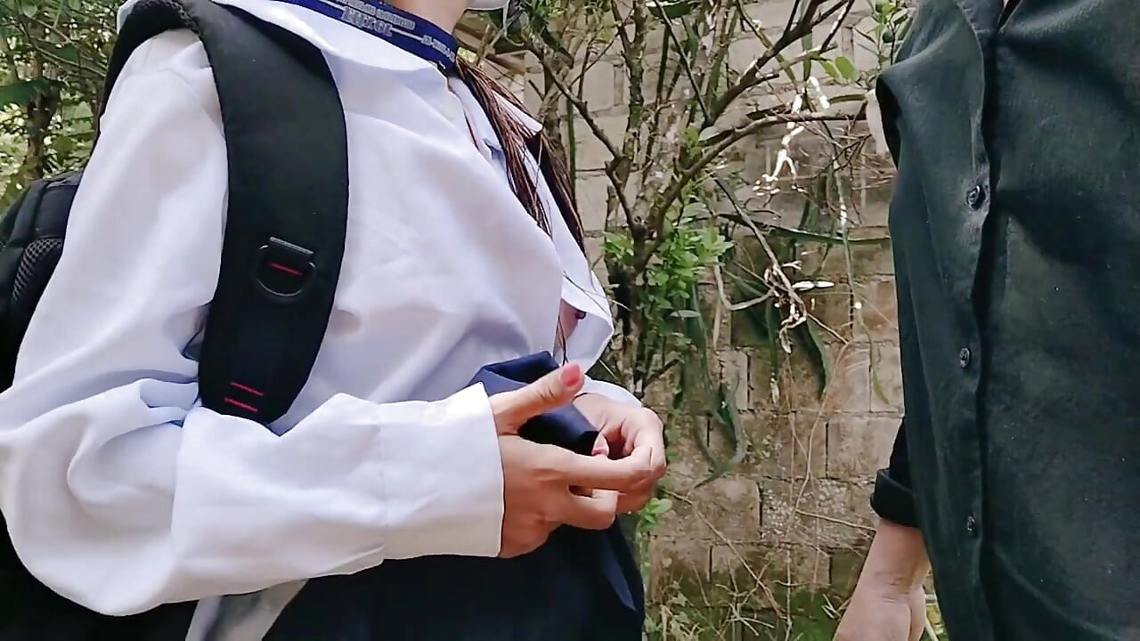 STUDENT AND TEACHER FUCK AT THE BACK OF SCHOOL