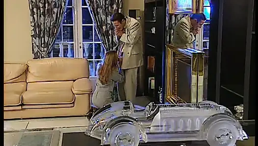 Stiefmutter Mit Dicken Titten Verführt Stiefsohn - Heiße Blondine Schließt Sich Zum Dreier an