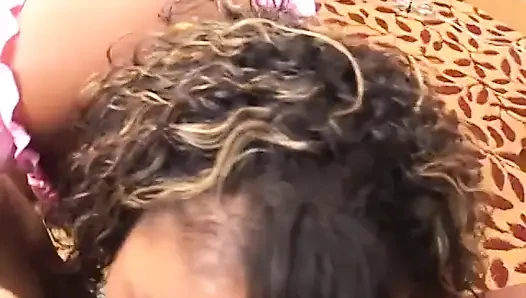 Ratu b dan vanity cruz si gadis nakal kulit hitam dengan pantat bahenol lagi asik ngentot sama gurunya