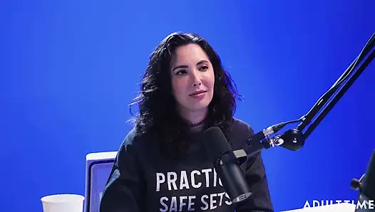 Casey Calvert: Tiger-King-Parodie, Betrügerisches Syndrom & BDSM | der Erwachsenenzeit-Podcast