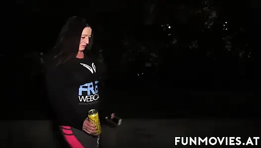 Milf nakal menunggangi kontol