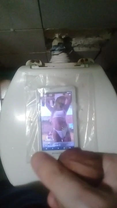 Morena beltran počast spermi