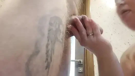 Olgun iri güzel kadın orta yaşlı seksi kadından oral seks ve ağzına boşalma (3)