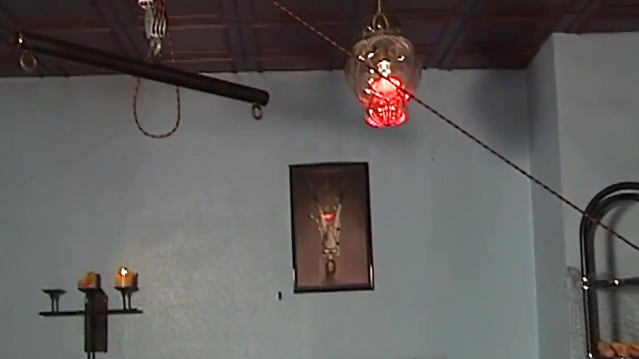 Madura milf aguanta el juego de cera y anal profundo