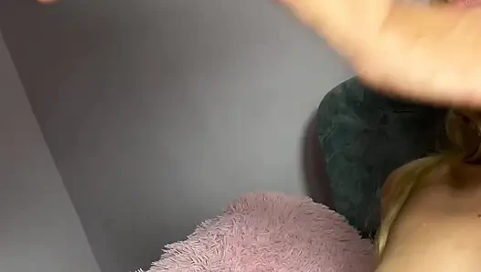 Orang asing masuk ke rumahku dan aku dientot habis-habisan