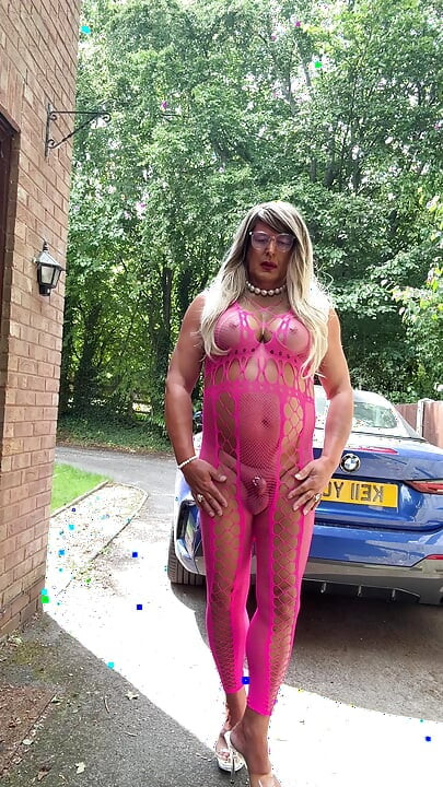 Sexy Crossdresser Kellycd2022's in pink fishnet catsuit and heels
