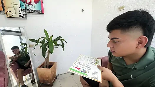 Ich sehe meine stiefschwester geil nackt im Hof zu, ich werde sehr geil und ficke sie am ende hart und reich