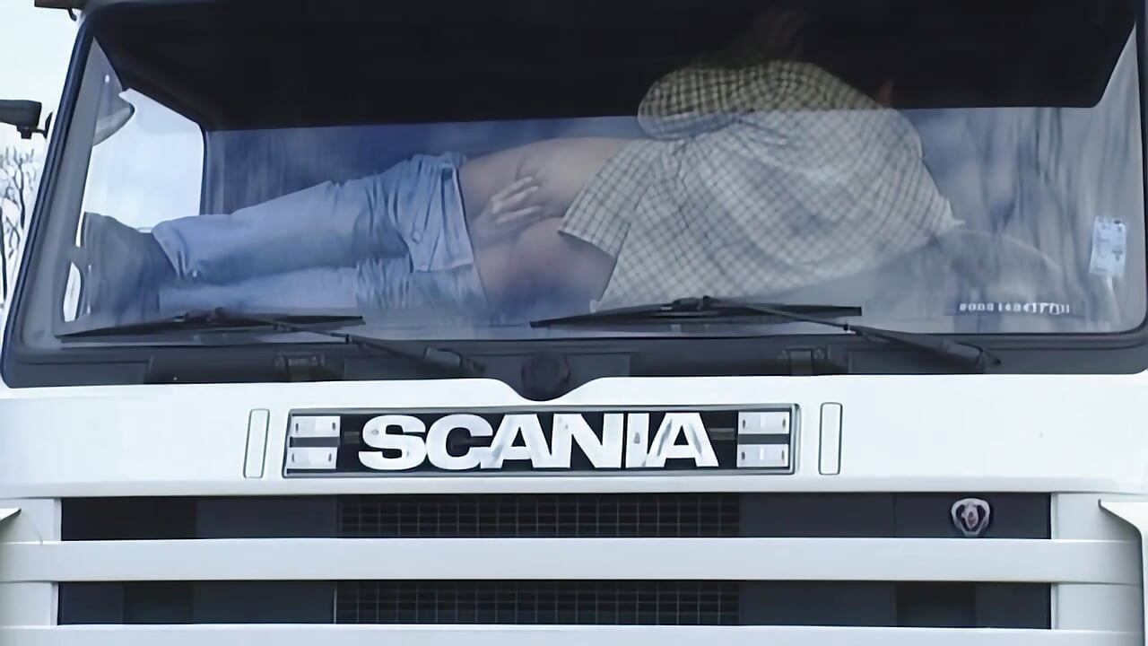 Blond Gina Wild vill ha hårda, stora kukar att knulla och sperma