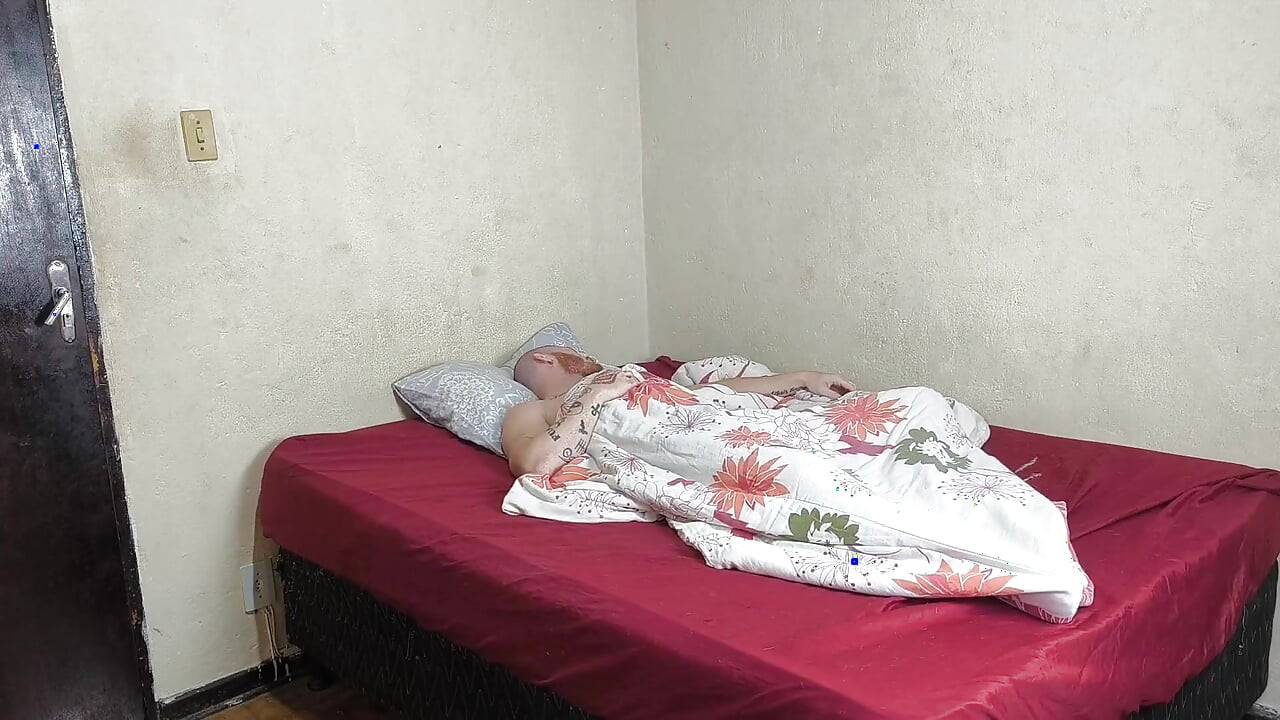 Yaramaz üvey annemle sikişiyorum