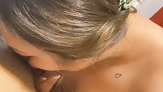 Angy adalah pelacur yang seksi dan menggairahkan