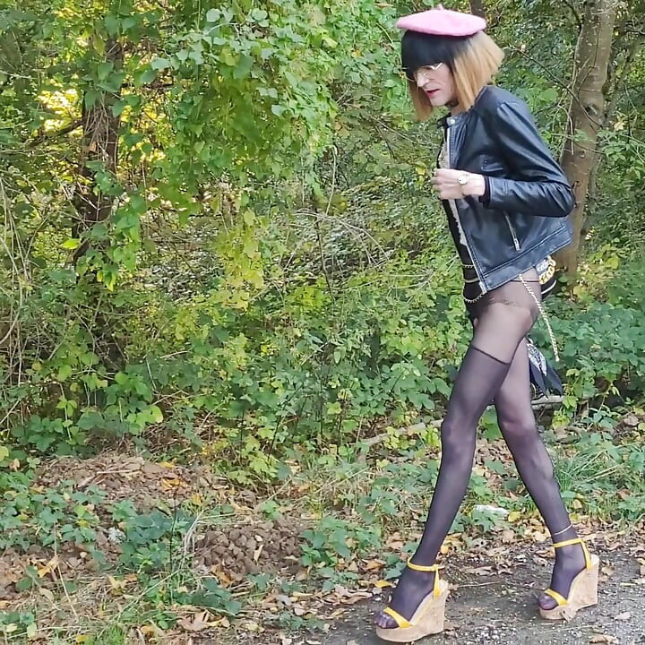 Exhibit P🚗U B L I C en Pute on a Parking Lot in the Forest, at La Faisanderie 91. Fanciful Tights, Thong [4sep25] Meet CoKiiNE! VaneSsaBiTCHx