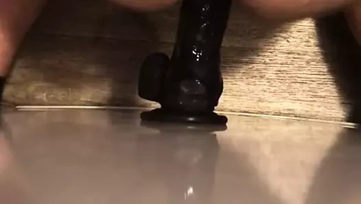 Büyük siyah dildo