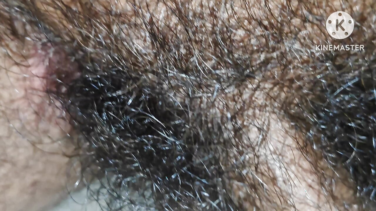 אחרי זמן רב דסי D מאסטרבטינג