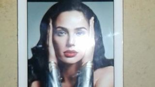 Gal Gadot cumtribute