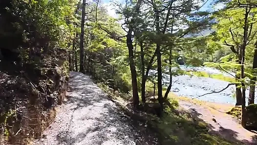 Mein heißes bhabhi hat mich erwischt, als ich voll in meinem zimmer masturbiert habe