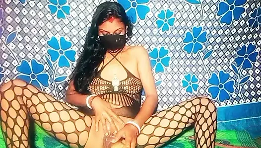 Mampi yenge yeni sikişiyor ve seksi kızlar