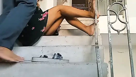 Der Mechaniker fickte die stieftochter des besitzers im badezimmer