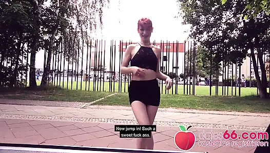 Yaramaz kızıl saçlı genç kızla riskli halka açık seks