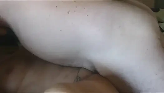 Amcık yalama ve meme oyunu ile dölleme çıplak sikişiyor