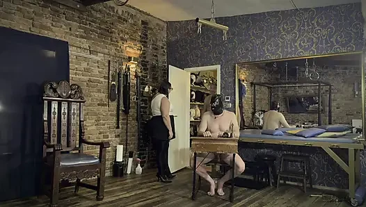 Dominatrix Mistress April - Herr Specht