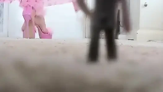 Giantess kink: minik zavallı yakalanıyor