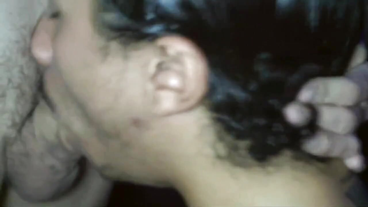 セクシーな若いラテン系のトップツインクが楽しいキャスティングでセックス