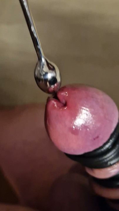 Peehole grip