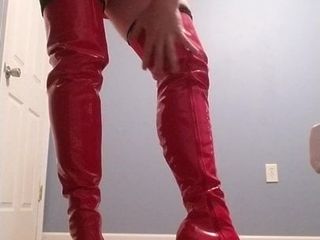 Botas de muslo rojas