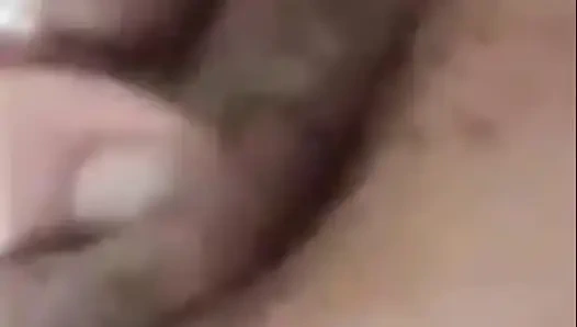 Tante Sange Sampai Masturbasi Gak Tahan Keenakan Pegangin Memek Berbulu Merah Merona