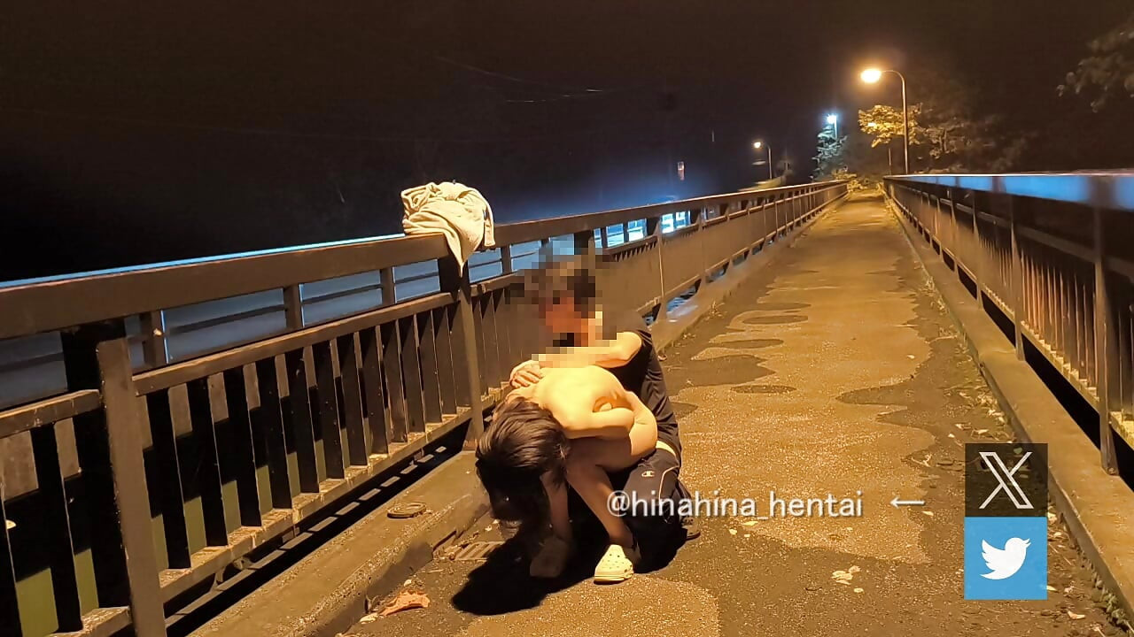 [Outdoor exposure] Exposed next to a car passing by! Embarrassing 💦 Japan/Japanese/Outdoor/Shaved/Loli/Kinky /hentai/asia/shaved