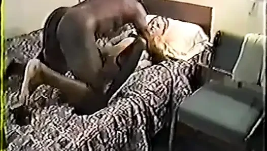 Kecanduan BBC - video porno amatir dan buatan rumah 100%. Tante seksi kecanduan kontol besar pria kulit hitam dan pria antar ras