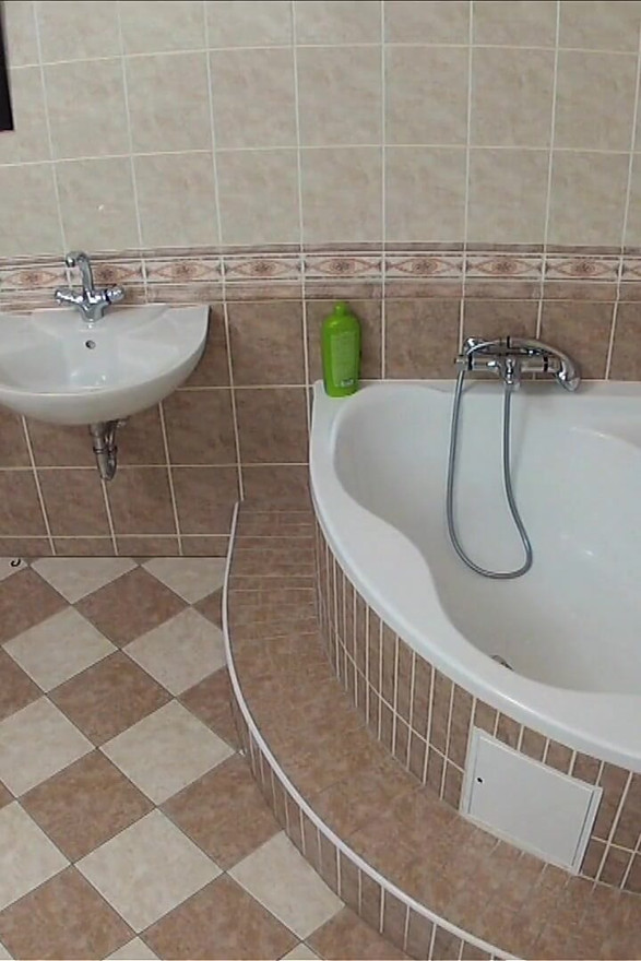 Girlfriends XXX - Getting Wet in the Tub Leads to Pussy Play