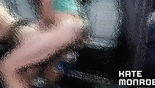 Üvey anne Kate Monroe arabada üvey oğlu tarafından yalanıyor ve dölleniyor!