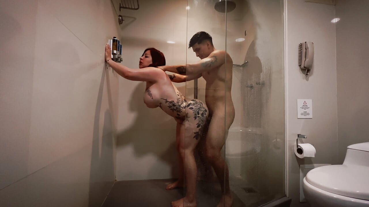 Busty having amateur sex while taking a bath (Homemade sex)