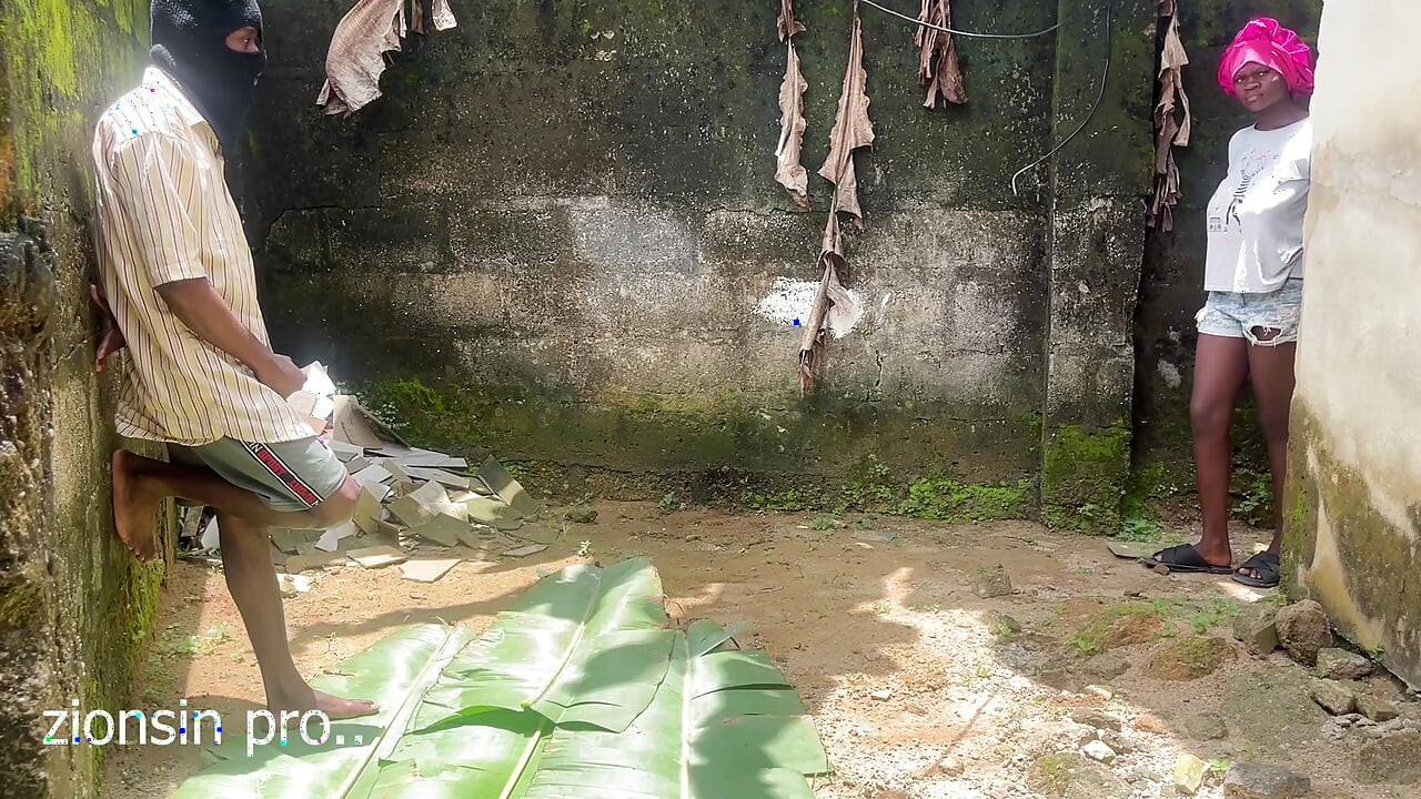 I Was so Horny That I Arrange a Backyard Fuck Date with My Landlords Stepdaughter in Our Backyard. It Turns Out so Smoothly.