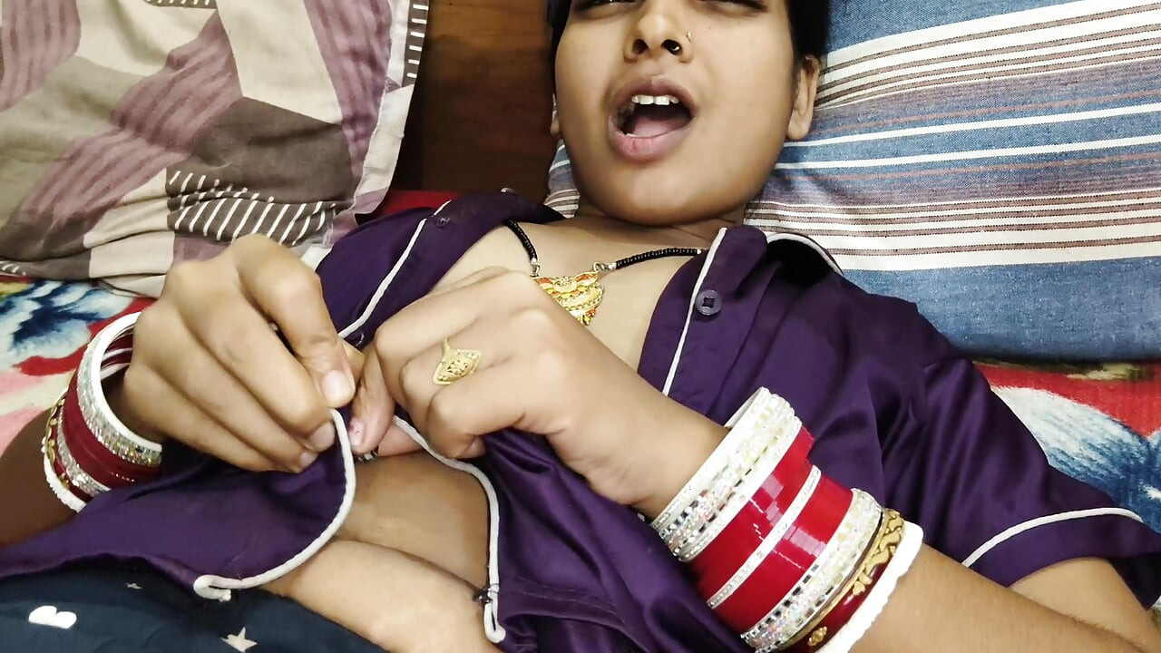 Just new married bhabhi ke sath bedroom per chudai and fucking scenes in Indian