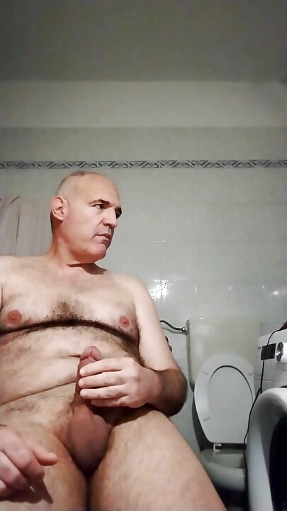 Svršavam i psujem, gledajući porno videe na internetu