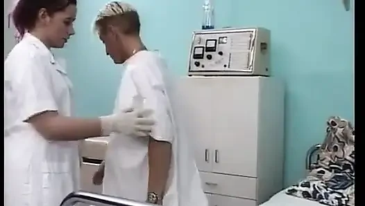 Almanya'dan amatör hemşire sıkı deliğini siktirmek için burada