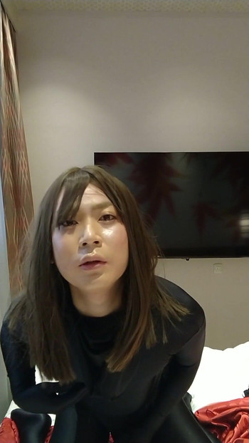 Trenutak koji morate vidjeti iz filma "Morphsuit masturbiraju mlade transvestice"