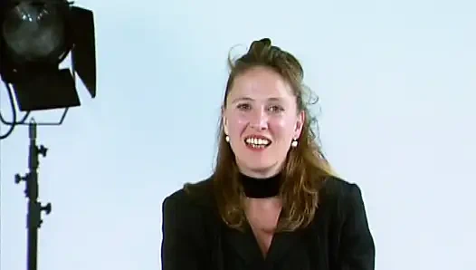 Сногсшибательная дама из Германии показывает свое идеальное тело в колготках