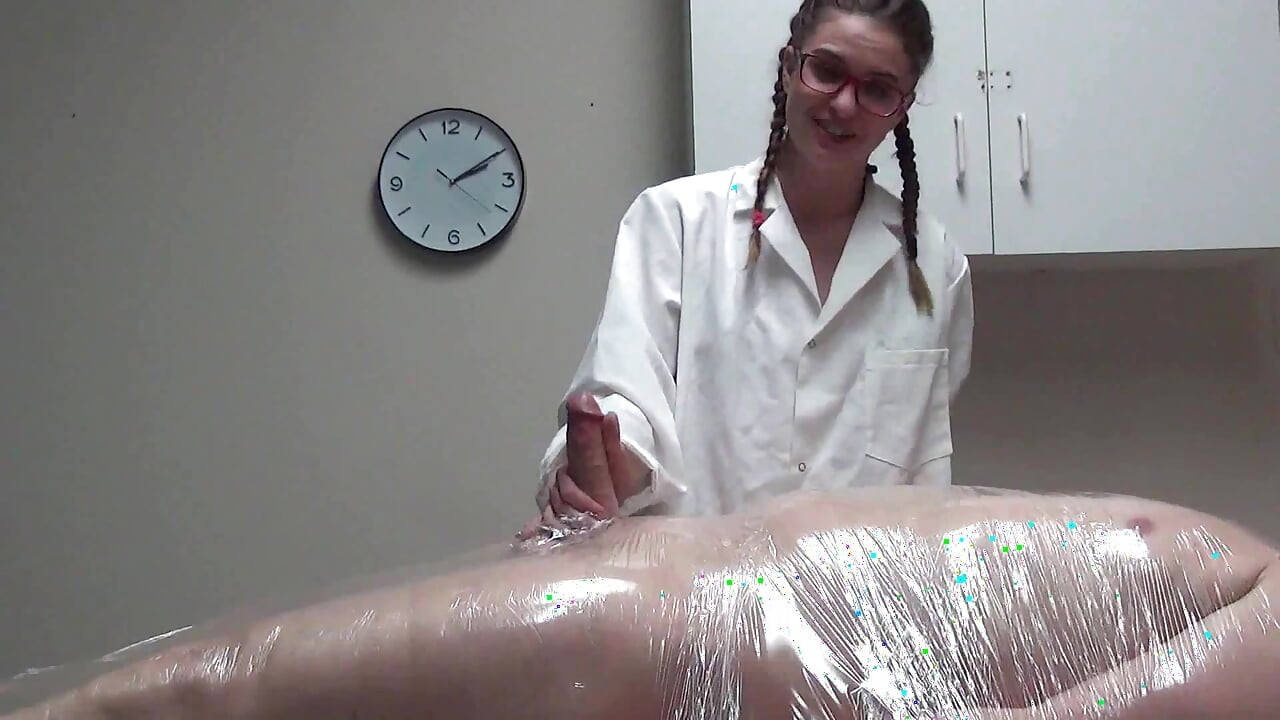 Audrey Elizabeth chupa e masturba volume 2 com Audrey Elizabeth