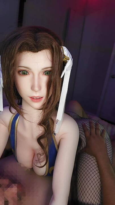 Aeriths rides VIP guests until they cum in Chun-Li Cosplay (7th heaven special)