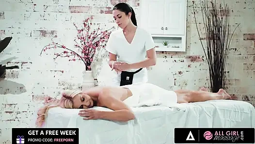ALL GIRL MASSAGE - ateşli masöz Alex Coal bu orta yaşlı seksi kadının amına bakmaktan hoşlanıyor