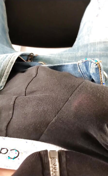 Duitse kerel stiekeme masturbatie op het werk