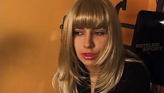 Cute blonde chick sucks hard cock at the casting