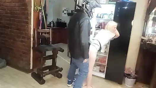 Anal panal buzdolabı sürtük eski kız arkadaşını sikiyor