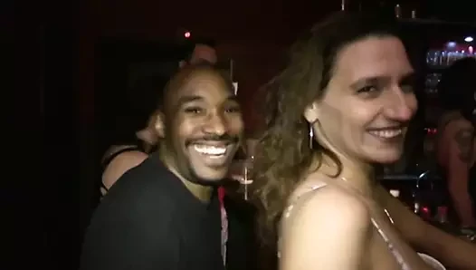 Wilde deutsche MILfs werfen eine nasse und schmutzige fickparty wie keine andere